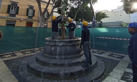 El Ayuntamiento de Las Palmas  retira la fuente de Santo Domingo para su restauración