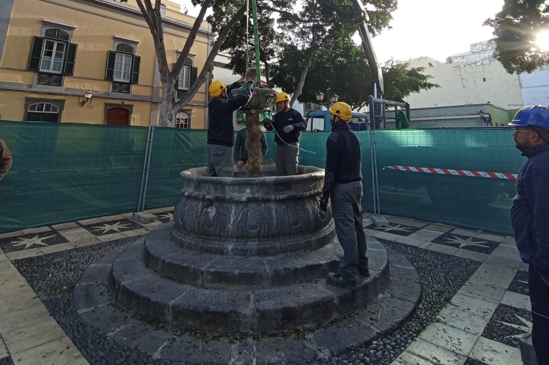 El Ayuntamiento de Las Palmas  retira la fuente de Santo Domingo para su restauración