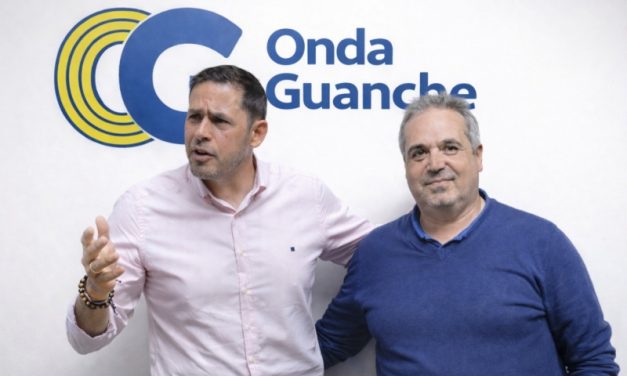 Héctor Suárez exige en ‘El pulso’ de Juan Santana en Ondaguanche, transparencia sobre el presunto pago en sobre y en metálico de premios de la Gala Drag 2025 en Telde