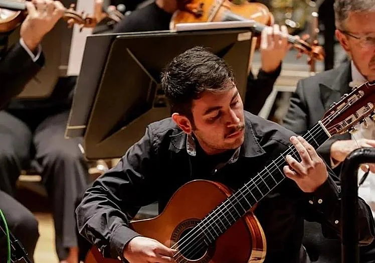 El guitarrista Adrián de la Nuez lleva las catedrales sonoras a la Casa-Museo León y Castillo de Telde
