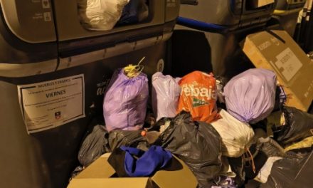 Vecinos de la calle Alfonso XIII en La Herradura (Telde) reclaman más contenedores