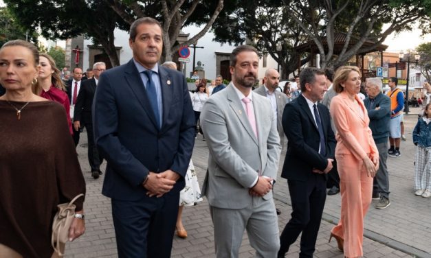 Canarias Informativa reconoce la correcta imagen institucional del alcalde de Telde en la procesión de María Auxiliadora