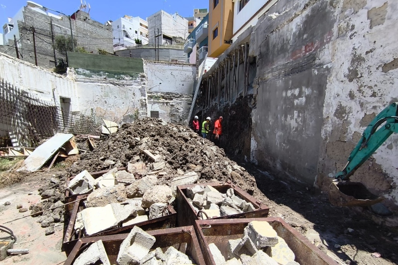 El Ayuntamiento de Las Palmas  realiza una obra de consolidación y mejora de la seguridad en la calle Tartana, en el barrio de San Roque