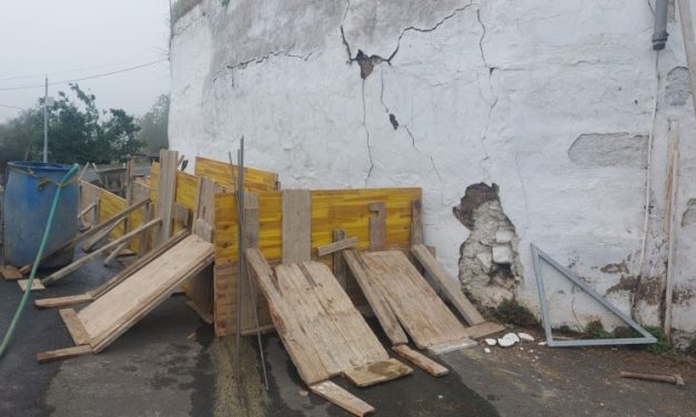 Las obras en la calle El Toril de Tenteniguada, continuarán ante el riesgo inminente de colapso del muro