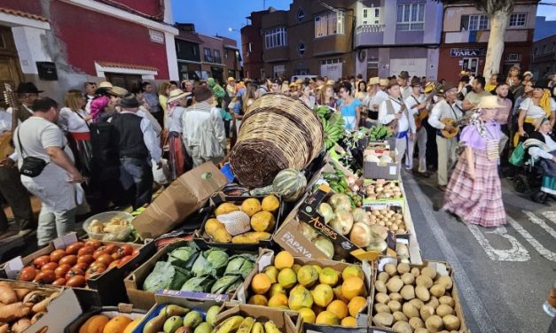 Multitudinaria romería ofrenda en el Calero en honor a Nuestra Señora de Fátima