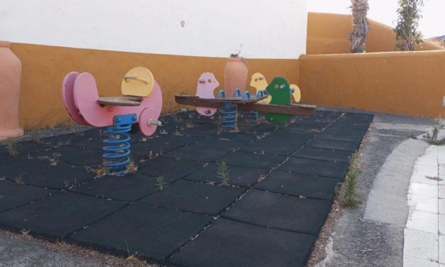 VOX Telde denuncia el estado de abandono del parque infantil de la Plaza de Lomo Cementerio