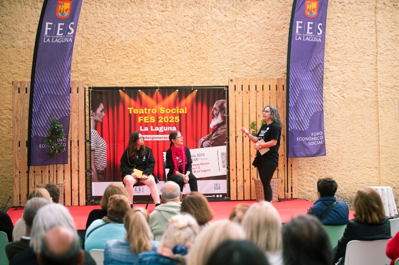 La Laguna acoge la segunda edición del Teatro Social FES Intergeneracional para unir a jóvenes y mayores en un debate sobre la cultura comunitaria