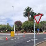 Parques y Jardines de Telde interviene de urgencia en la rotonda de El Roque por motivos de seguridad vial