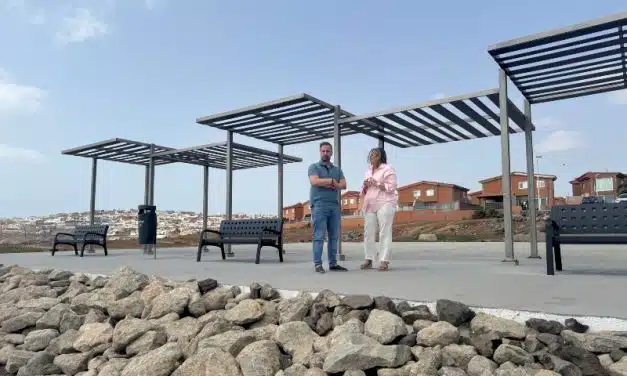 Telde mejora el frente marítimo de La Garita con nuevas zonas de sombra en el Mirador del Bufadero