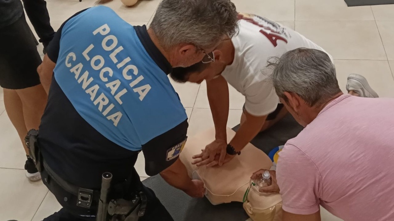 Valsequillo avanza hacia un municipio cardioprotegido: todos los vehículos policiales contarán con desfibrilador y agentes formados