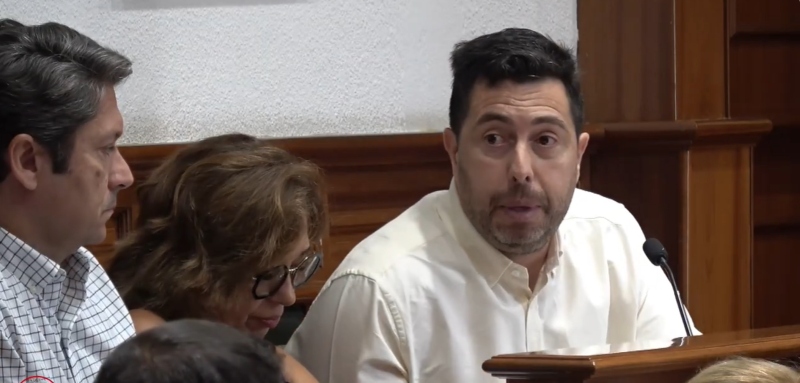 Alejandro Ramos pone cordura al debate sobre el adelanto electoral en el Pleno de Telde
