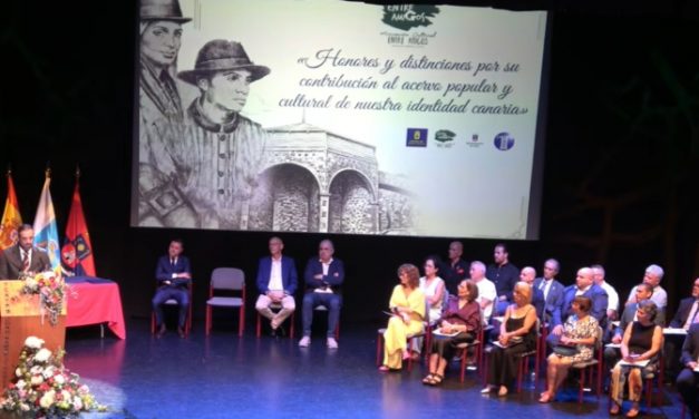 Entre Amigos homenajea en Telde a los guardianes de la identidad canaria