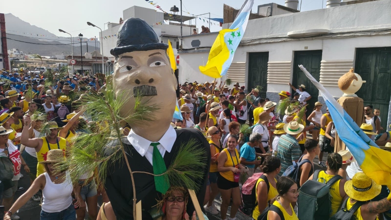  Arranque de la tradicional Bajada de la Rama  en La Aldea de San Nicolás