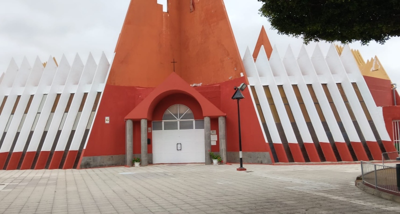 Los vecinos de San José de las Longueras (Telde) se unen para reformar su parroquia ante la inacción institucional