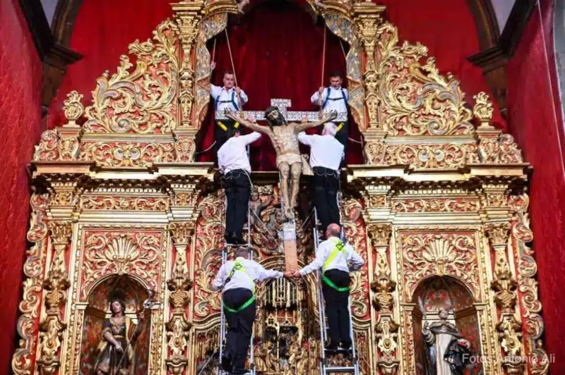 La solemne Subida del Santo Cristo  cierra diez días de fervor en Telde