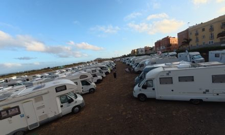 El autocaravanismo reivindica su espacio y su papel como dinamizador del comercio local