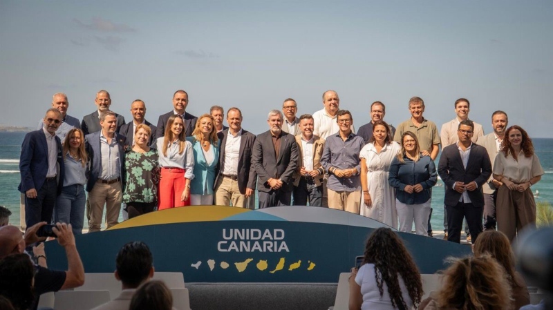 Primero Canarias y Coalición Canaria: quienes rompieron ayer venden hoy el reencuentro como una renovación