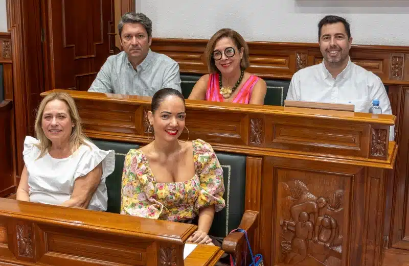 El PSOE de Telde saca adelante medidas para proteger a los escolares del calor y frenar los abusos en el alquiler
