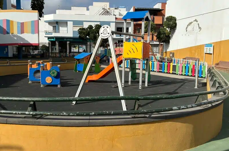 La Aldea de San Nicolás reabre los parques infantiles de la Calle Gómez y Mariano de Cáceres