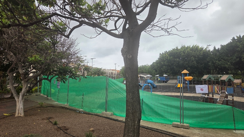 La concejalía de Parques y Jardines de Telde procede al cierre temporal del área de ocio infantil del Parque Urbano de San Juan para su rehabilitación
