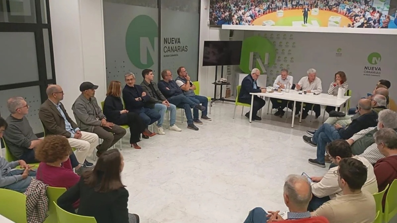 Militantes de Nueva Canarias cuestionan el giro hacia Podemos tras el pacto del 29-N